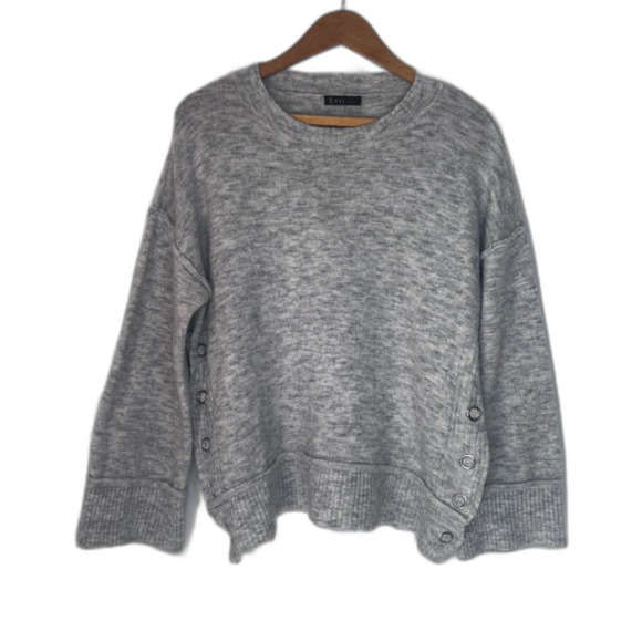 Very J Soft Knit Sweater Side Snaps Pullover Neutral Minimalist Basic Size Small - Picture 1 of 10